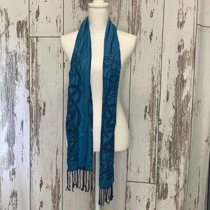 James Pringle Weavers Blue scarf with fringe